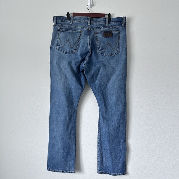 WRANGLER Retro Slim Boot Jeans 40 x 32 Medium Wash Zip Fly Mens Stretch Denim - Picture 2 of 14